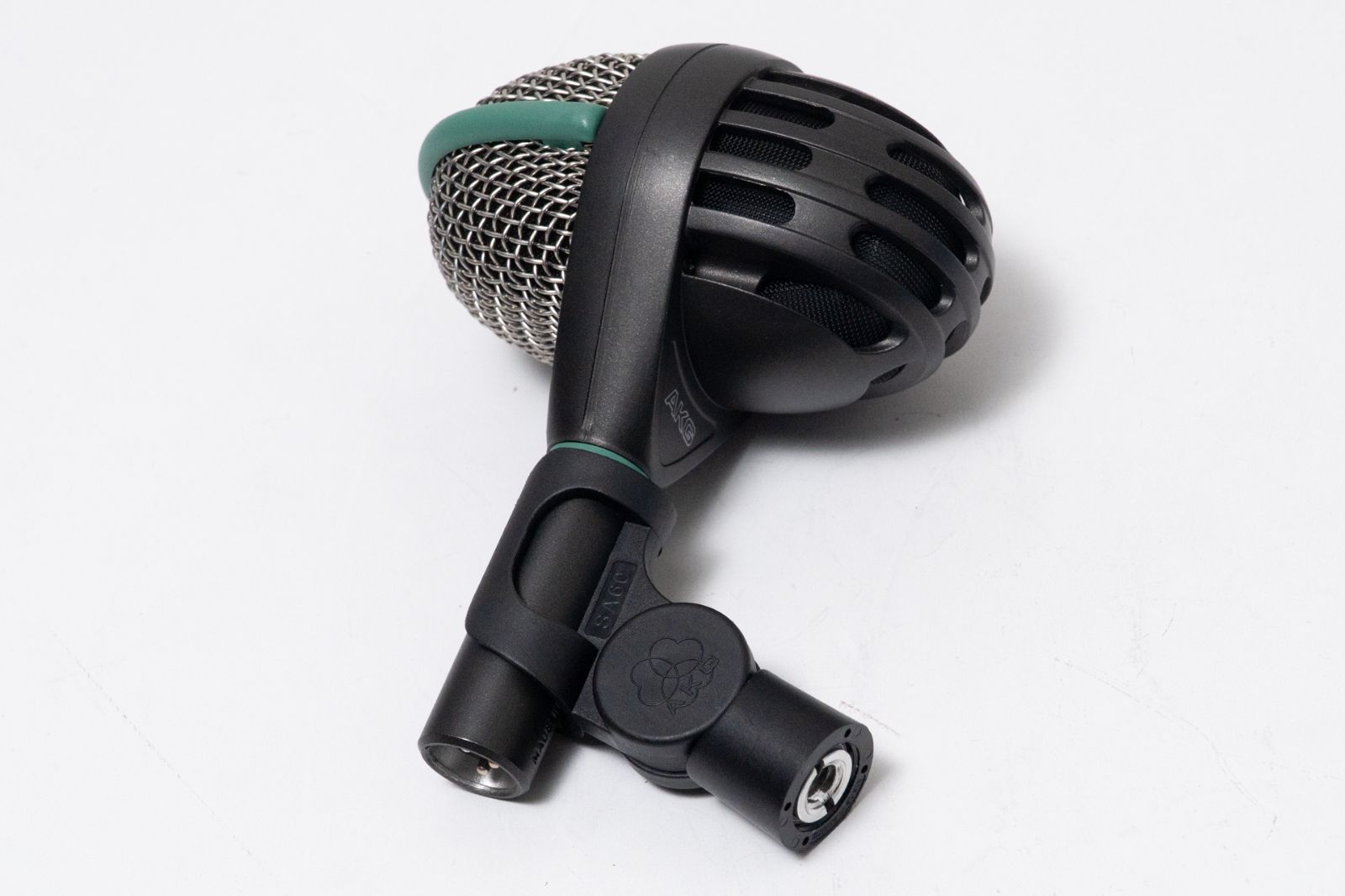 used】AKG / D112【GIB横浜】ダイナミックマイク - メルカリ