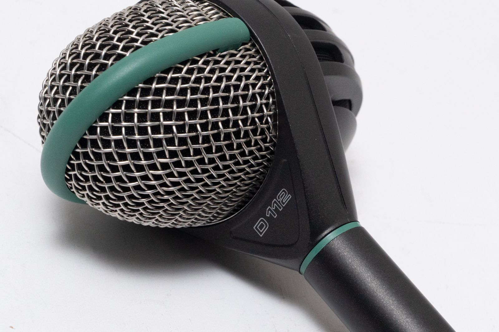 used】AKG / D112【GIB横浜】ダイナミックマイク - メルカリ