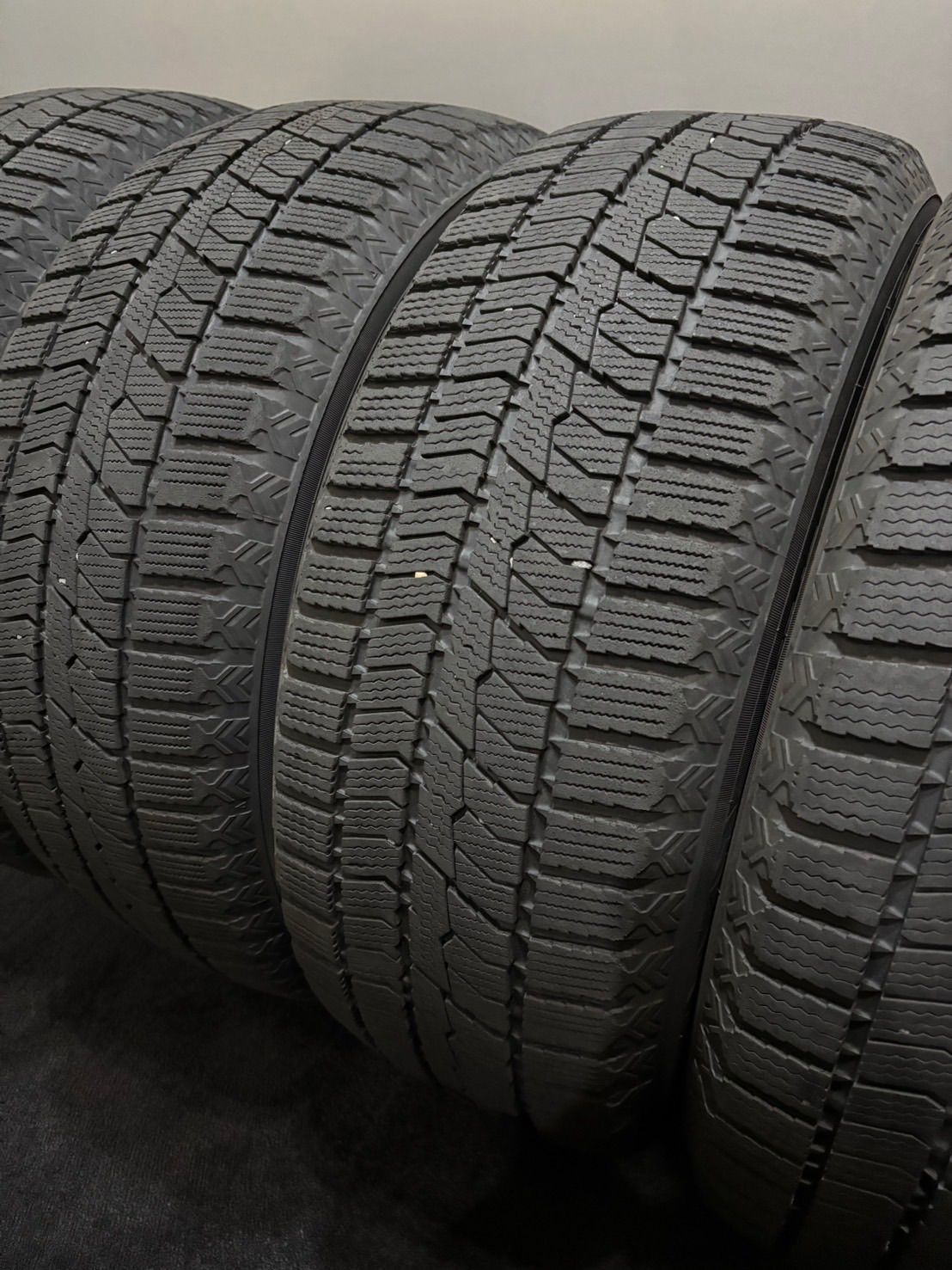 ☆215/60R16 TOYO/OBSERVE GIZ2 22年製 スタッドレス 4本 クラウン CX
