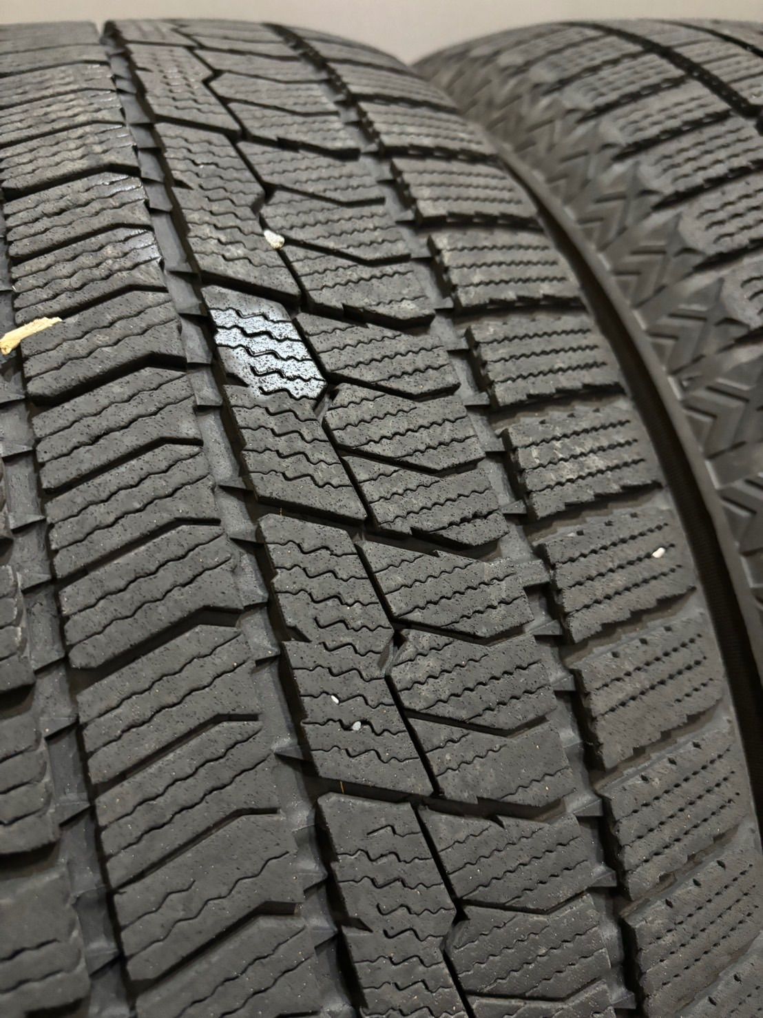 ☆215/60R16 TOYO/OBSERVE GIZ2 22年製 スタッドレス 4本 クラウン CX