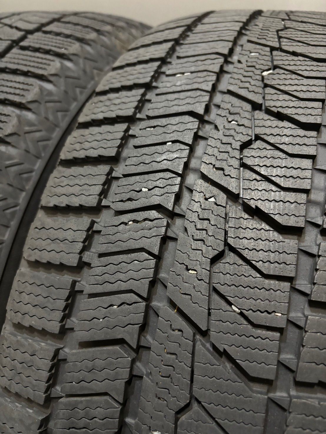 ☆215/60R16 TOYO/OBSERVE GIZ2 22年製 スタッドレス 4本 クラウン CX