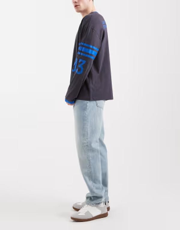オンリーアンドサンズ メンズ ボトムス デニムパンツ ジーンズ ONLY SONS Edge straight fit jeans in distressed light blue denim Light Blue Denim デニム