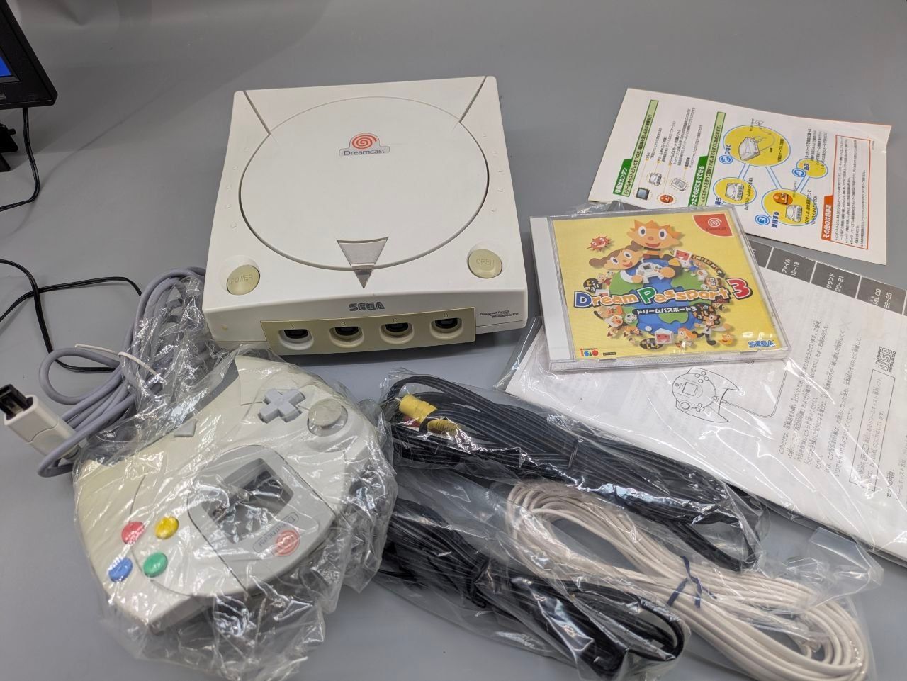 動作確認済　SEGA Dreamcast 本体 コントローラー付き　美品 動作確認済】SEGA セガ ドリームキャスト Dreamcast 本体 HKT-3000