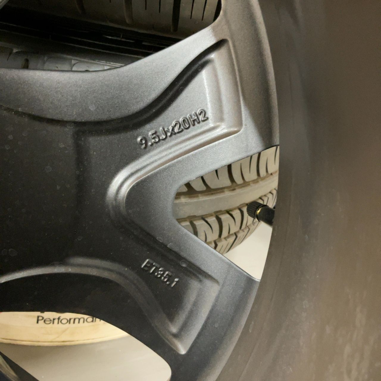 メルセデス・ベンツ Gクラス 純正 AMG 20インチ PIRELLI 275/50R20