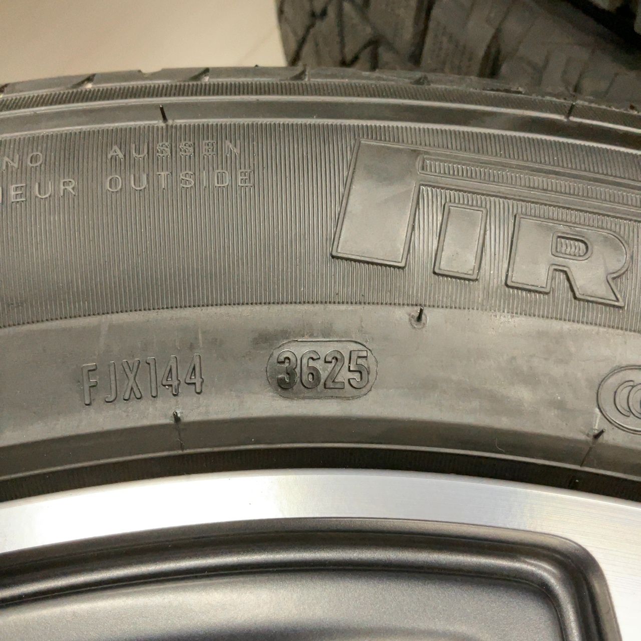 メルセデス・ベンツ Gクラス 純正 AMG 20インチ PIRELLI 275/50R20