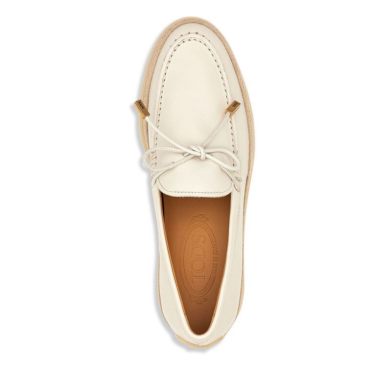 トッズ レディース シューズ スリッポン・ローファー レザー Tods