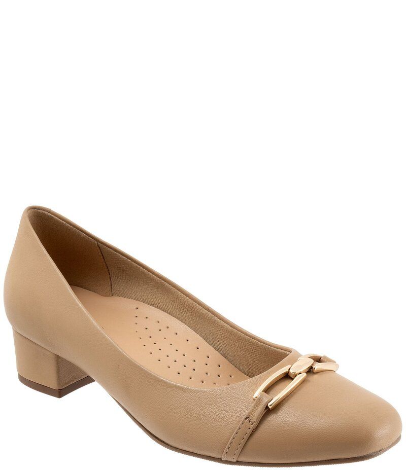 トロッターズ レディース シューズ パンプス レザー Trotters Dakota Leather Bit Buckle Pumps Nude