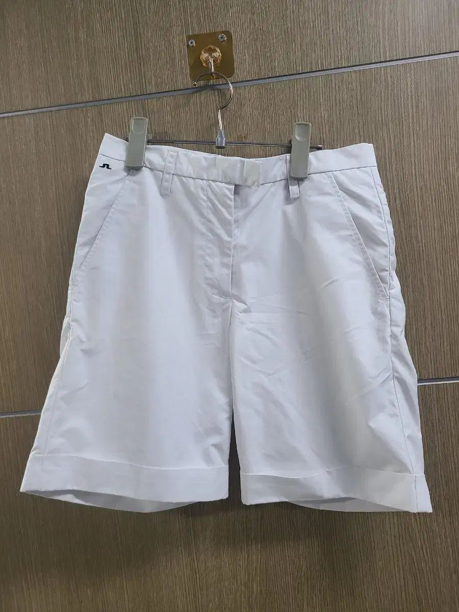 J.LINDEBERG(J.リンドバーグ) レディース ハーフパンツ 白 25