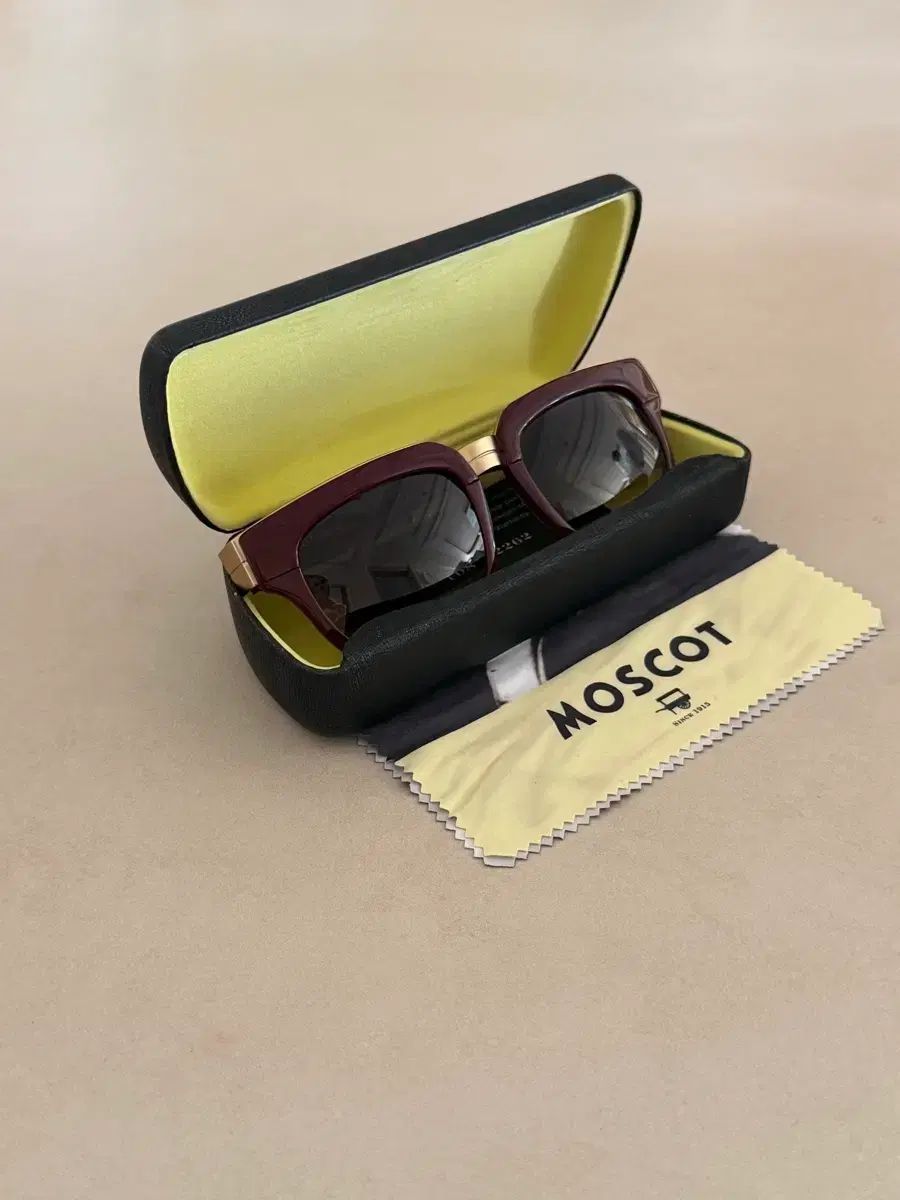 正規品/A級 MOSCOT(モスコット) BRUDE SUN バーガンディ サングラス フールグ