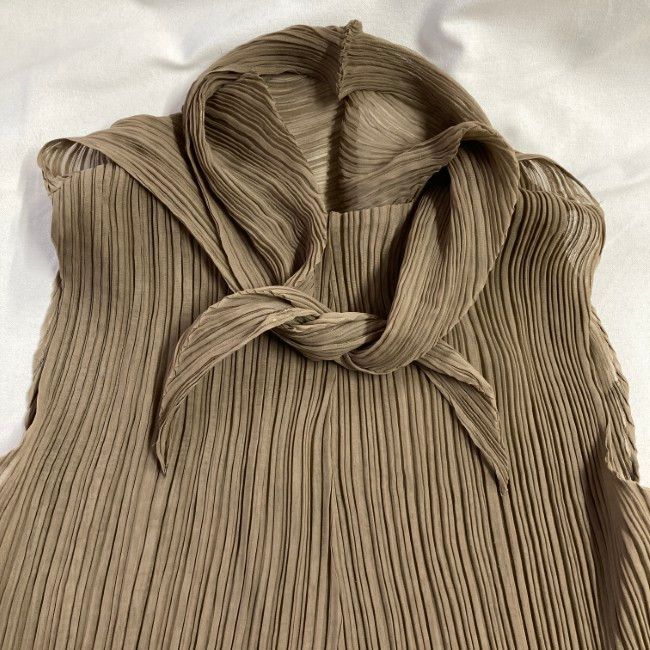 中古】 ISSEY MIYAKE FETE カットソー ノースリーブ トップス プリーツ