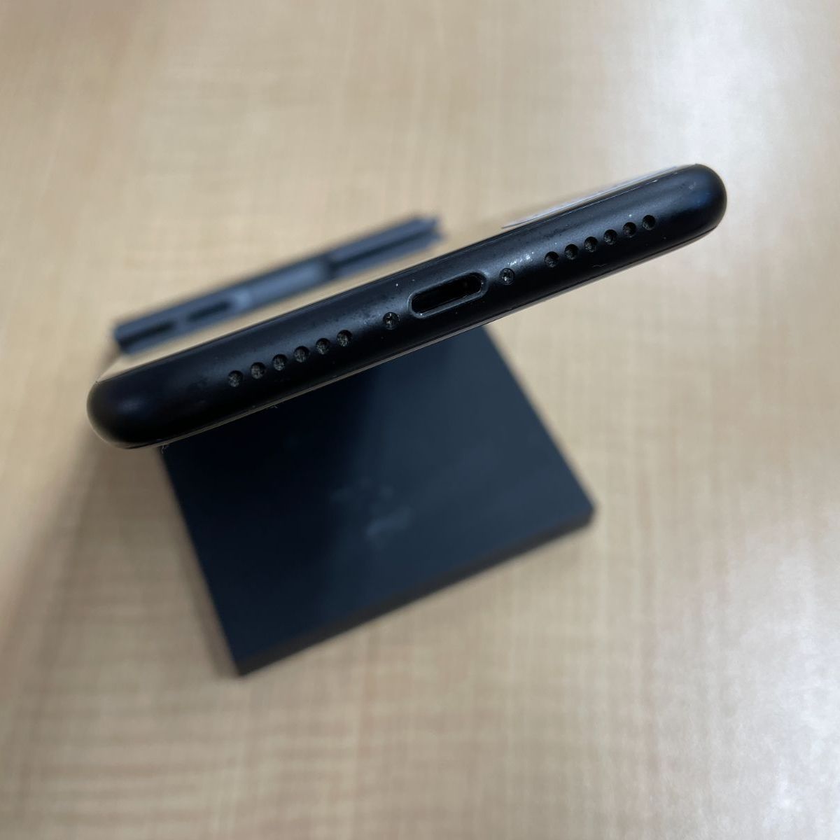 iPhoneXR 本体 64GB ブラック ドコモ版SIMフリー MT002J/A