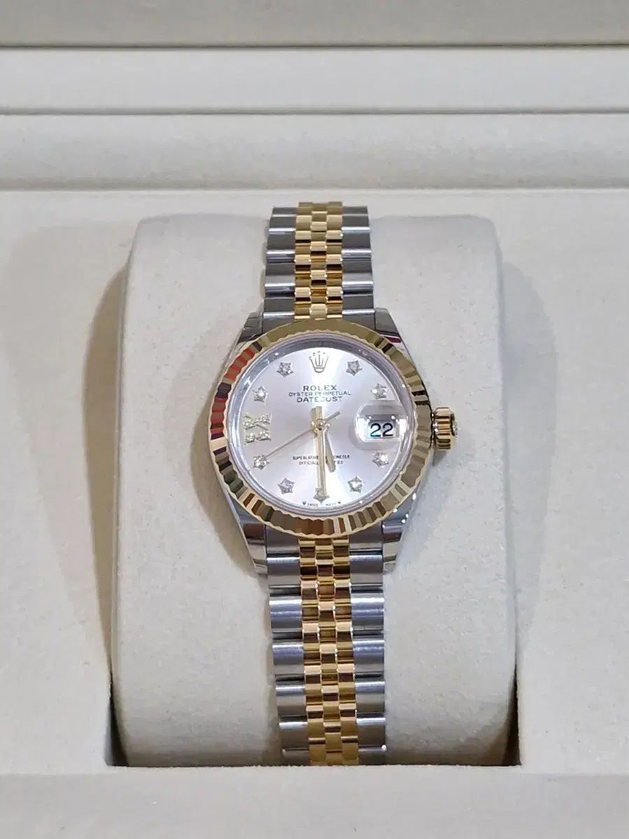 ROLEX デイトジャスト 28 シルバー 星ダイヤ 26年 韓国国内 新品