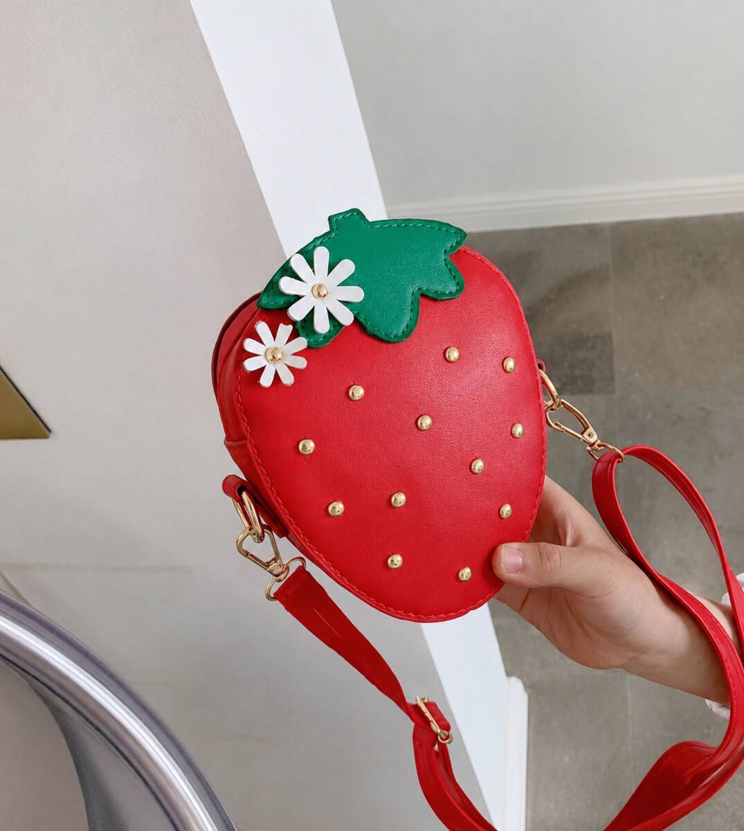 苺 イチゴ いちご レッド 赤 ポシェット ミニバッグ バッグ ロック
