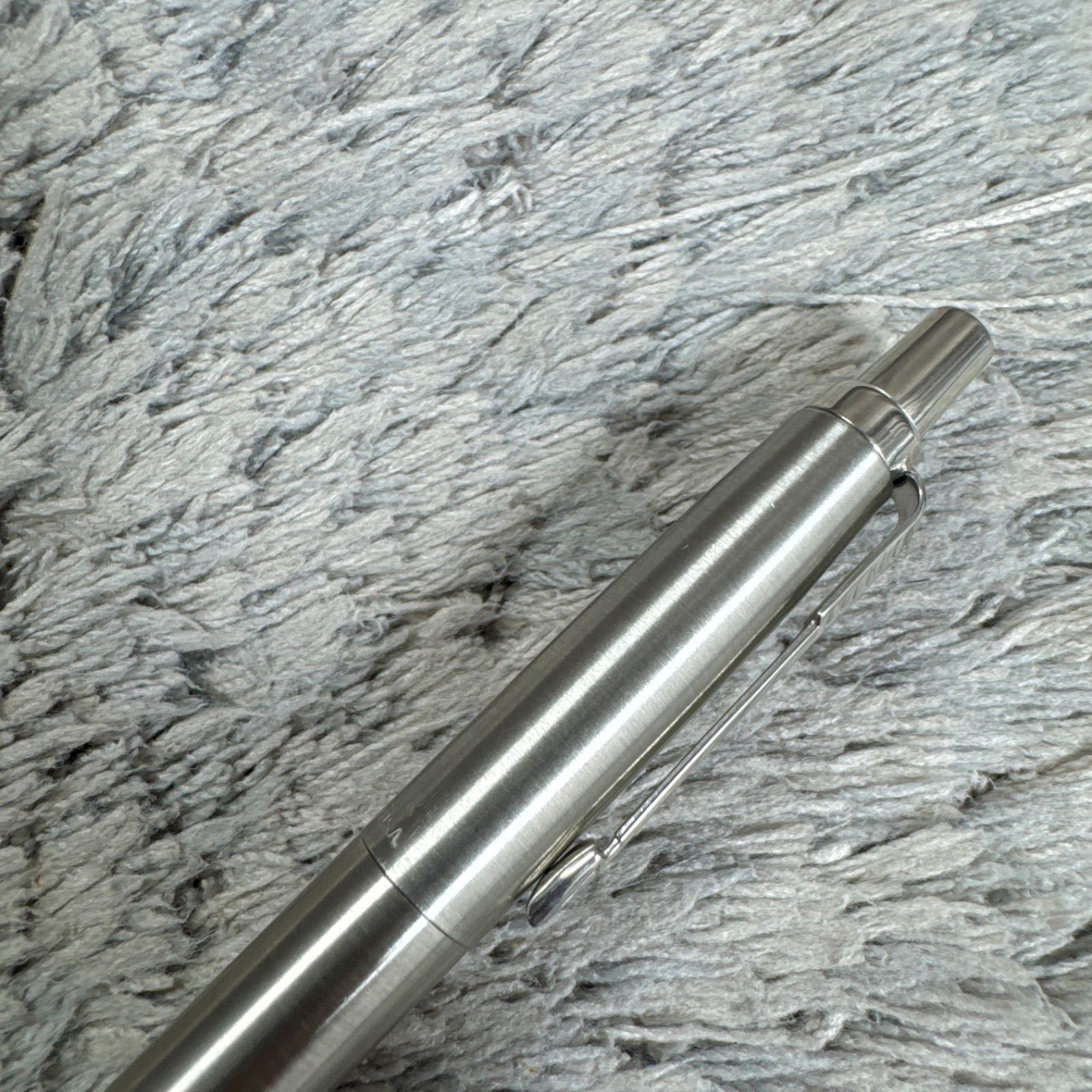 PARKER パーカー ノック式 ボールペン シルバーカラー 箱付き - メルカリ