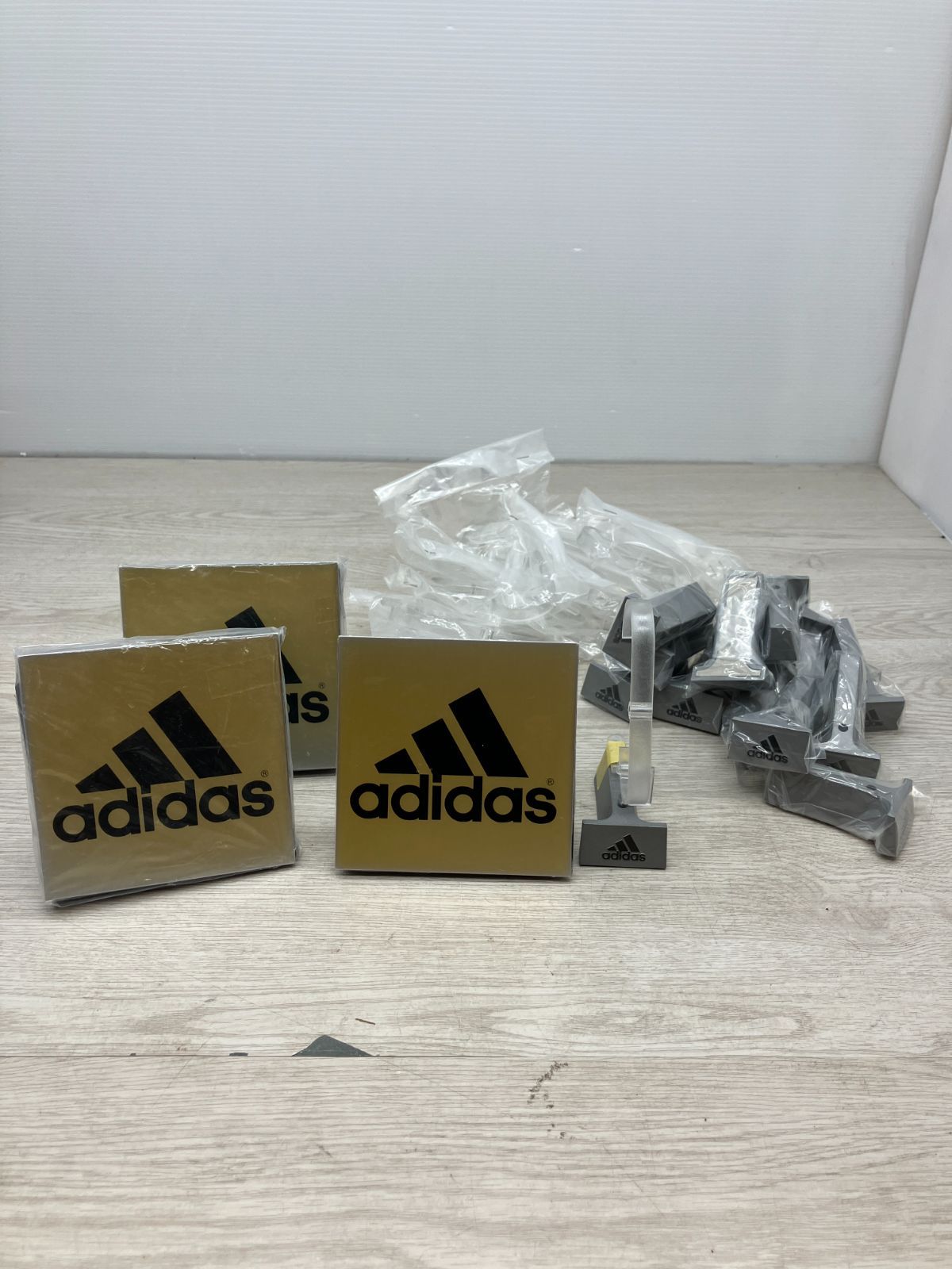 【まとめ売り】adidas ディスプレイ用品　(A5-72) 4,844円