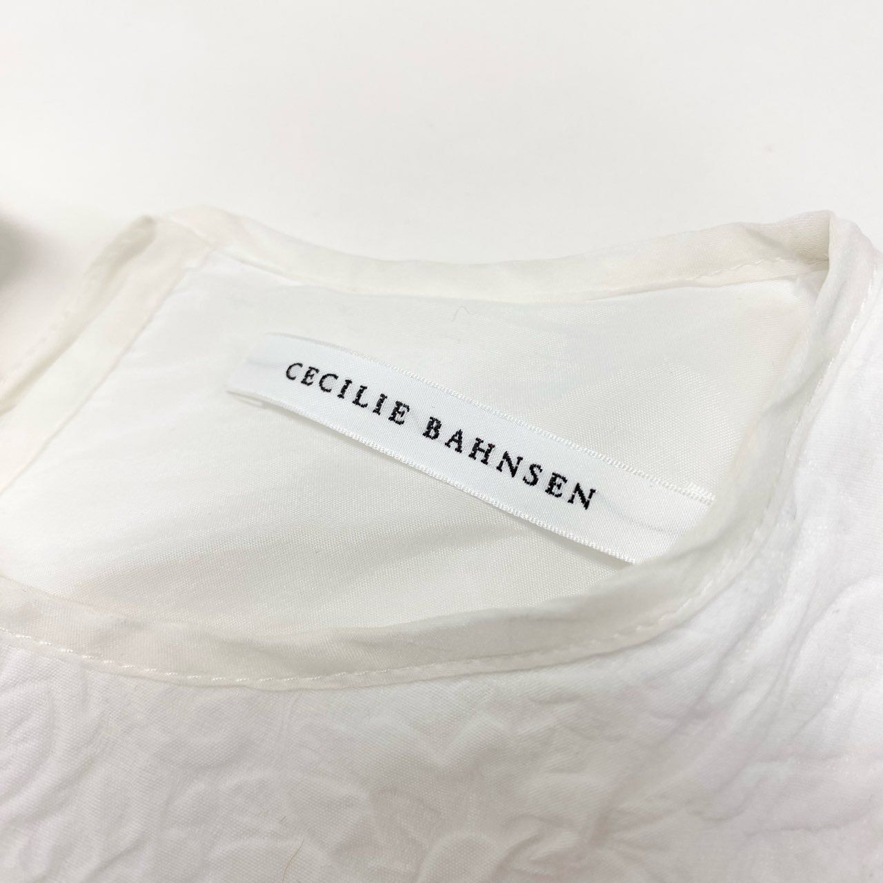 11k28 CECILIE BAHNSEN セシリーバンセン フラワー エンボス ブラウス 