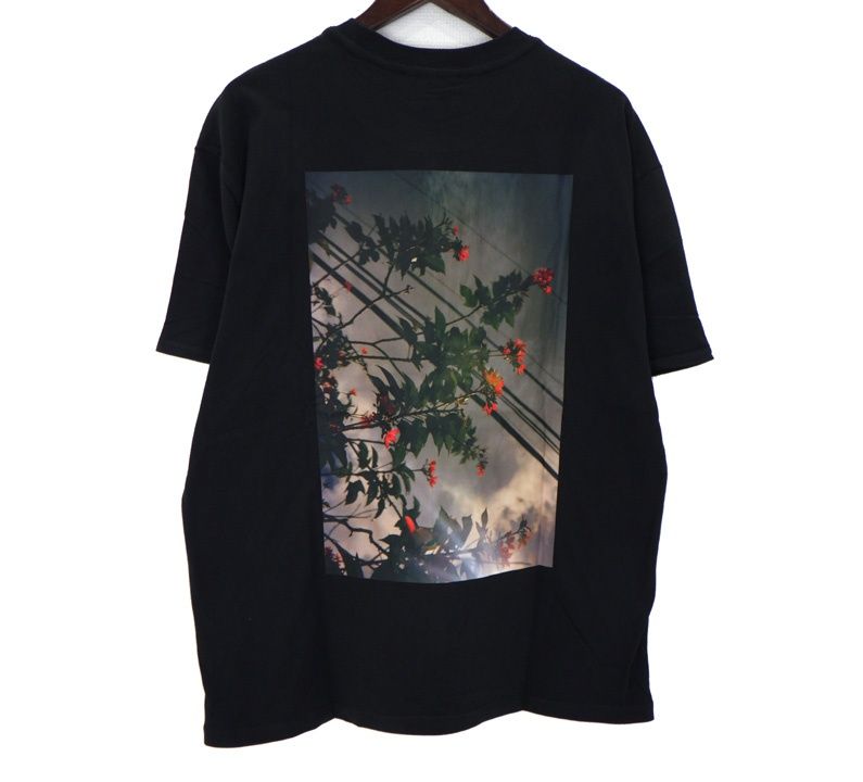 フィアオブゴッド エッセンシャルズ FEAR OF GOD ESSENTIALS バック フラワー プリント 半袖 Tシャツ 50466