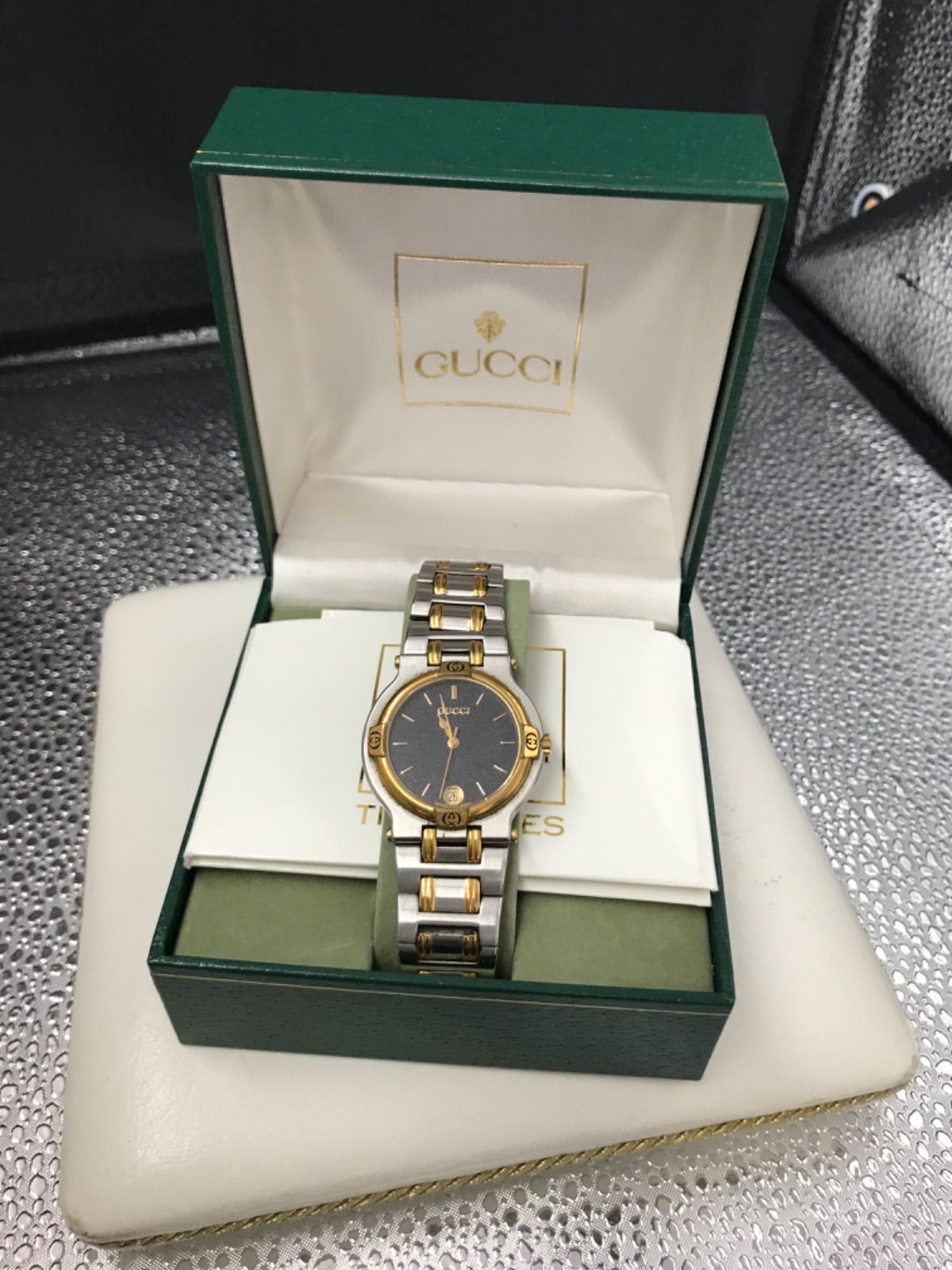 AOK GUCCI メンズ腕時計　9000Mシリーズ
