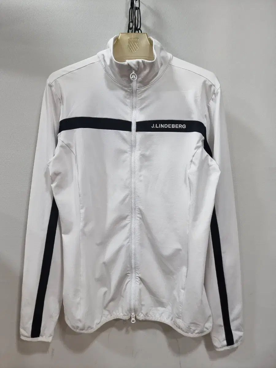 J LINDEBERG ジップアップ (D182
