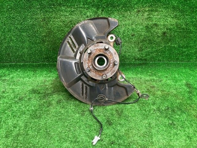 フォレスター SJG 左フロントナックルハブ 2.0XT アイサイト 4WD 28313AG030 D4S