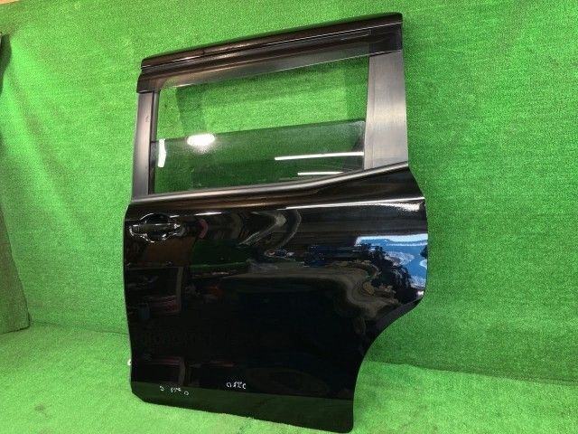 ヴォクシー ZRR85G 左リアドア X Cパッケージ 4WD 8人 ニホンイタ M31Q8 67004-28560 202