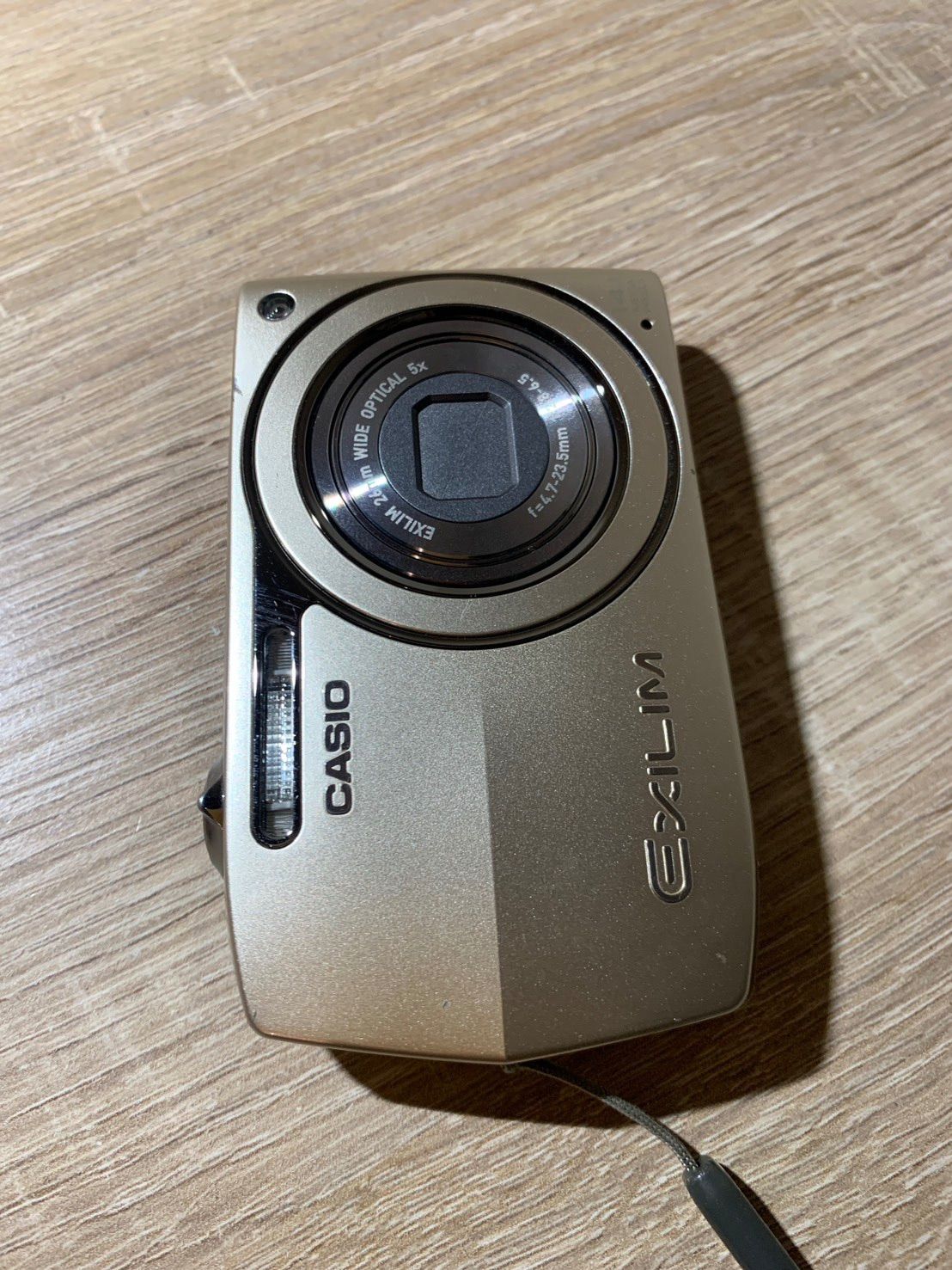 0836 Casio EXILIM EX-Z2300 ゴールド デジカメ 動作確認済み 【ネ
