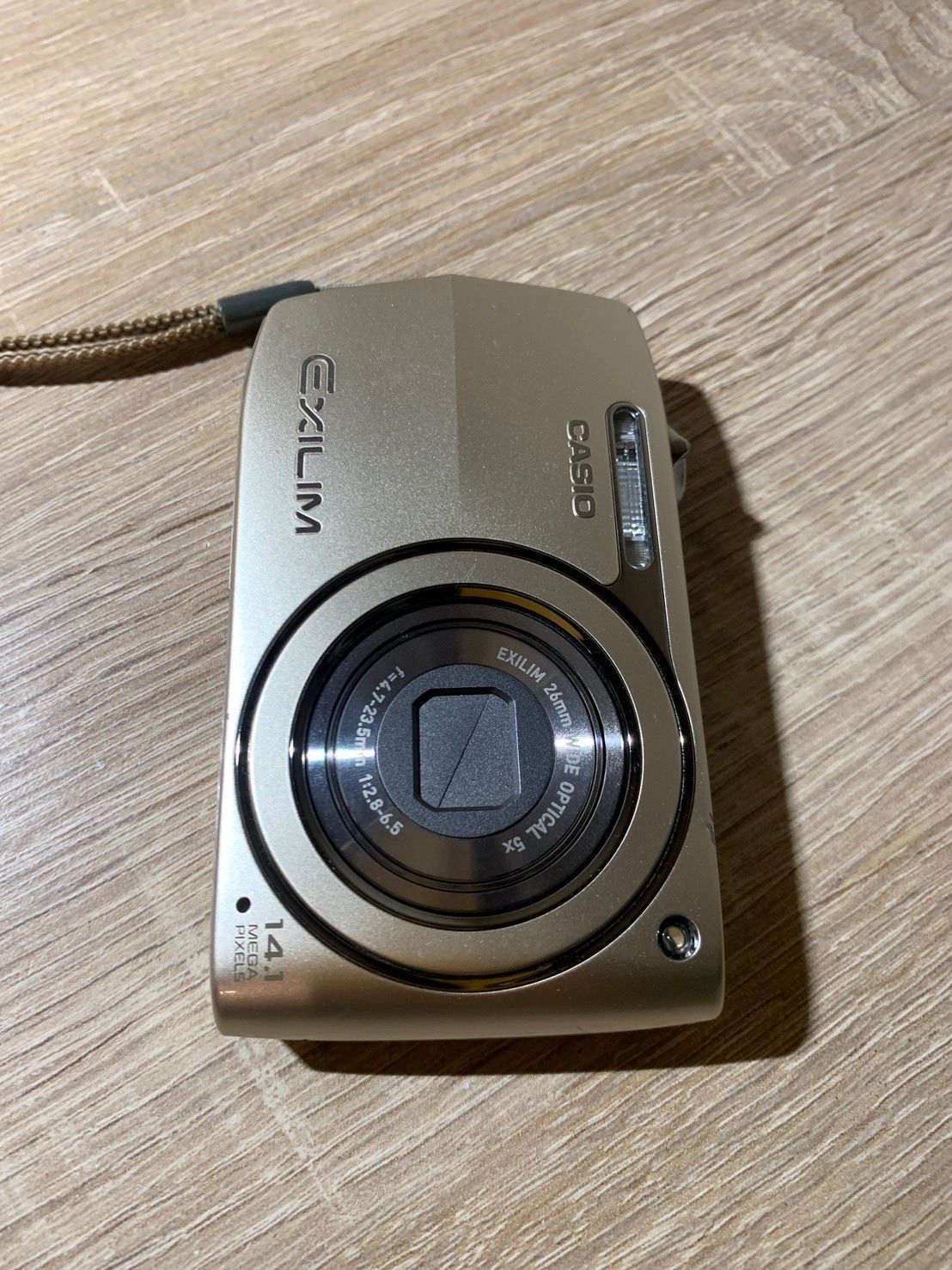 0836 Casio EXILIM EX-Z2300 ゴールド デジカメ 動作確認済み 【ネ