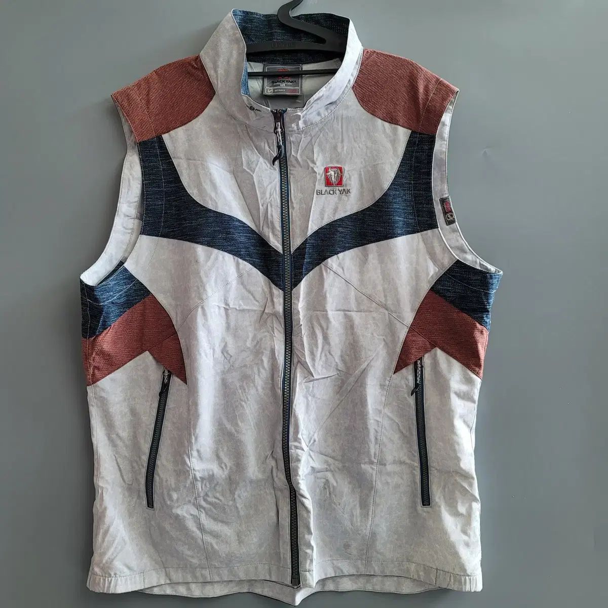 BLACK YAK ブラックヤク スポーツウェア 登山ウェア ベスト 105***新品