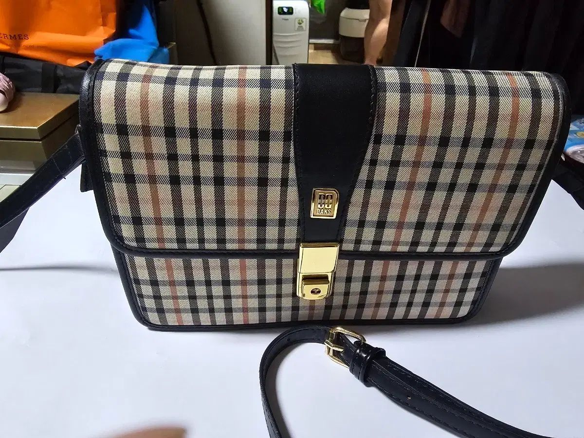 ダックス チェック柄 クロスバッグ 8,594円