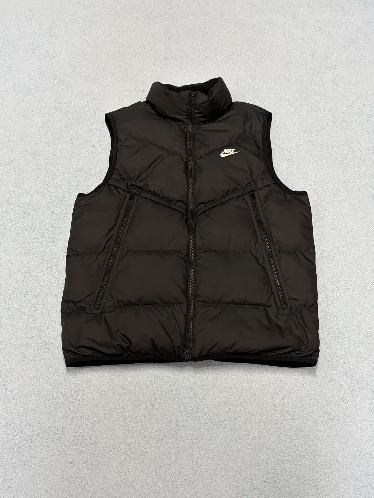 105) NIKE ストーム ブラック ダウンベスト