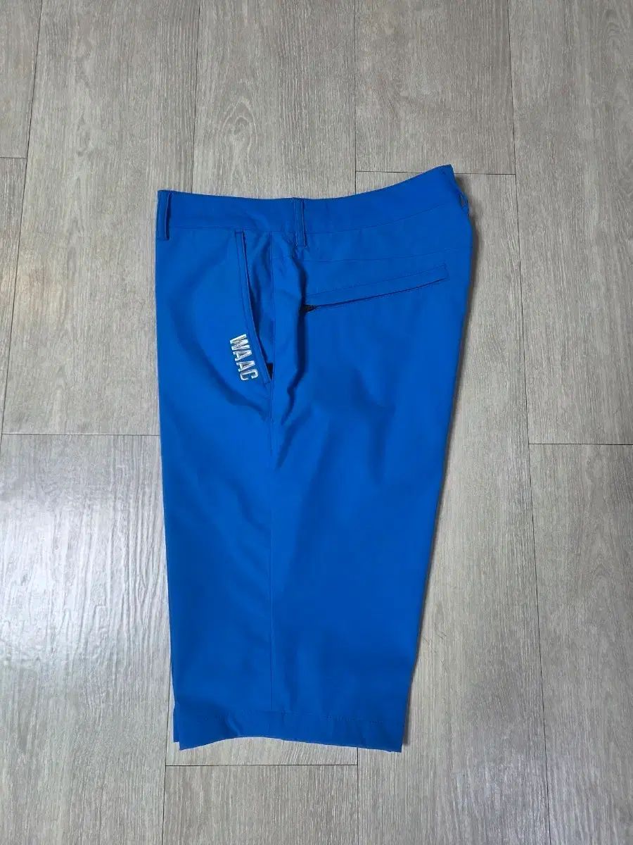 (ほぼ新品)ワック(WACC) ゴルフ メンズ 高級 ハーフパンツ (81)31