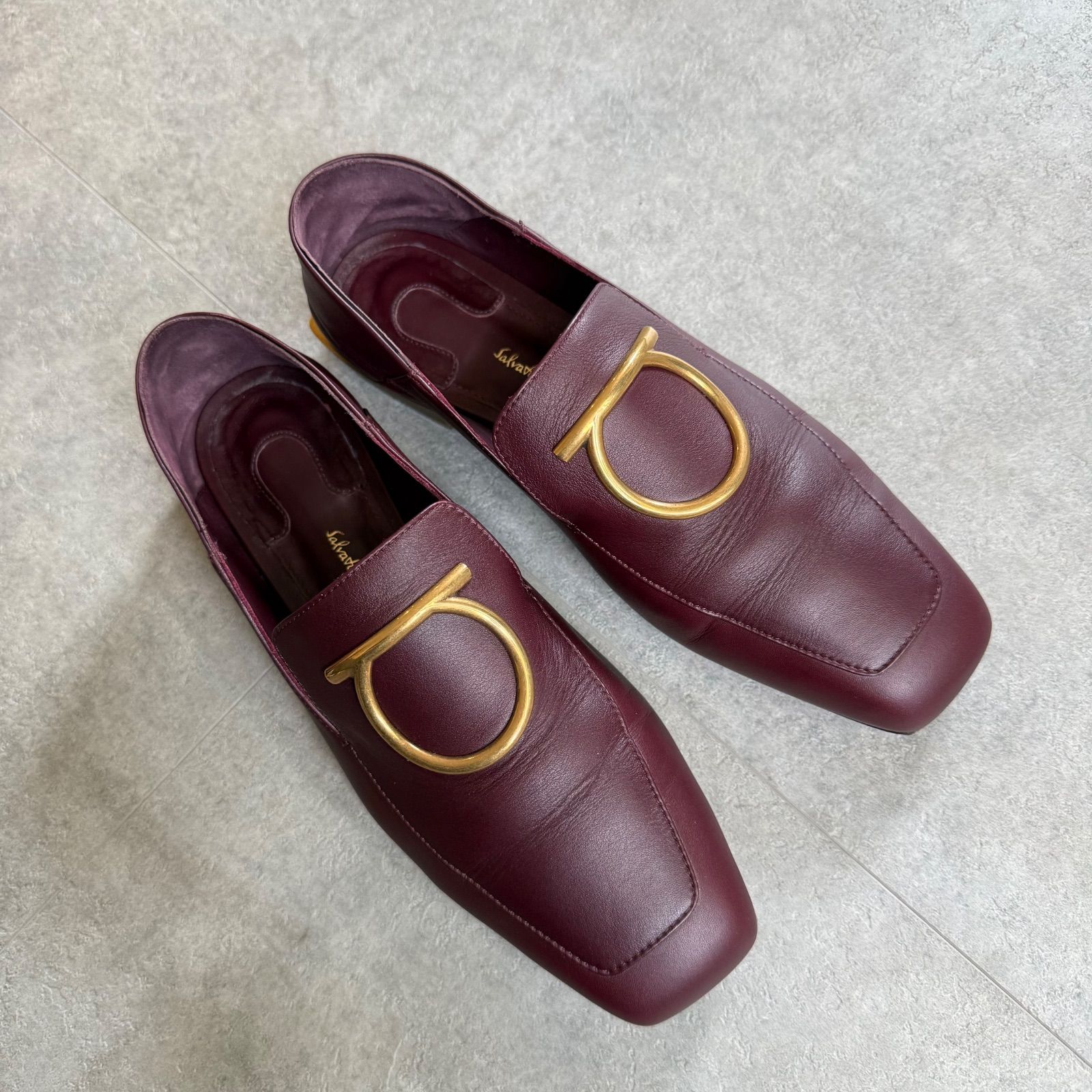 SalvatoreFerragamo サルヴァトーレフェラガモ LANA ガンチーニ レザー