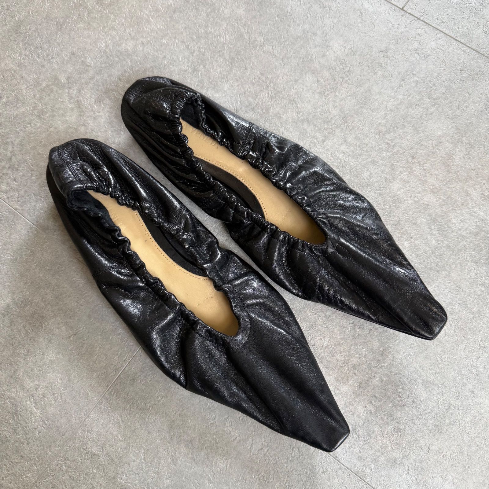 Bottega Veneta ボッテガヴェネタ アーモンド フラットパンプス 美品 BOTTEGA VENETA ボッテガヴェネタ アーモンド フラットシューズ