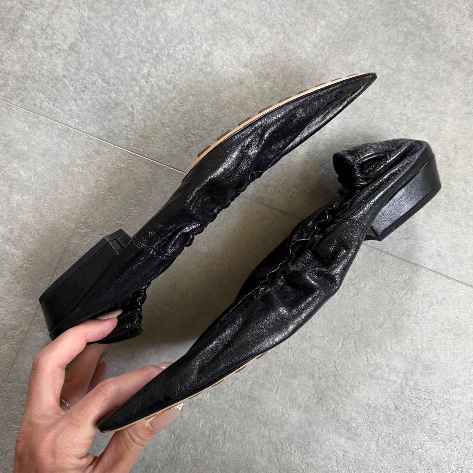美品 BOTTEGA VENETA ボッテガヴェネタ アーモンド フラットシューズ