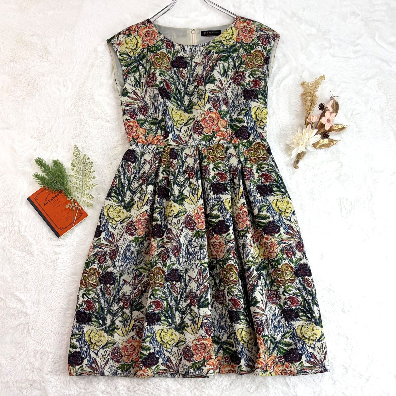 DAMA collection ダーマコレクション ノースリーブ ワンピース バックファスナー 花柄 総柄 ボタニカル柄 レディース 13AR 大きいサイズ