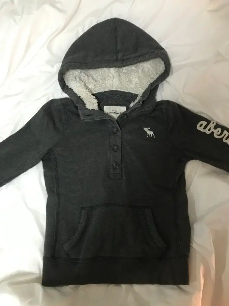 Abercrombie アバクロンビー グレー ファー ボタン レタリング フードTシャツ フーディー y2k