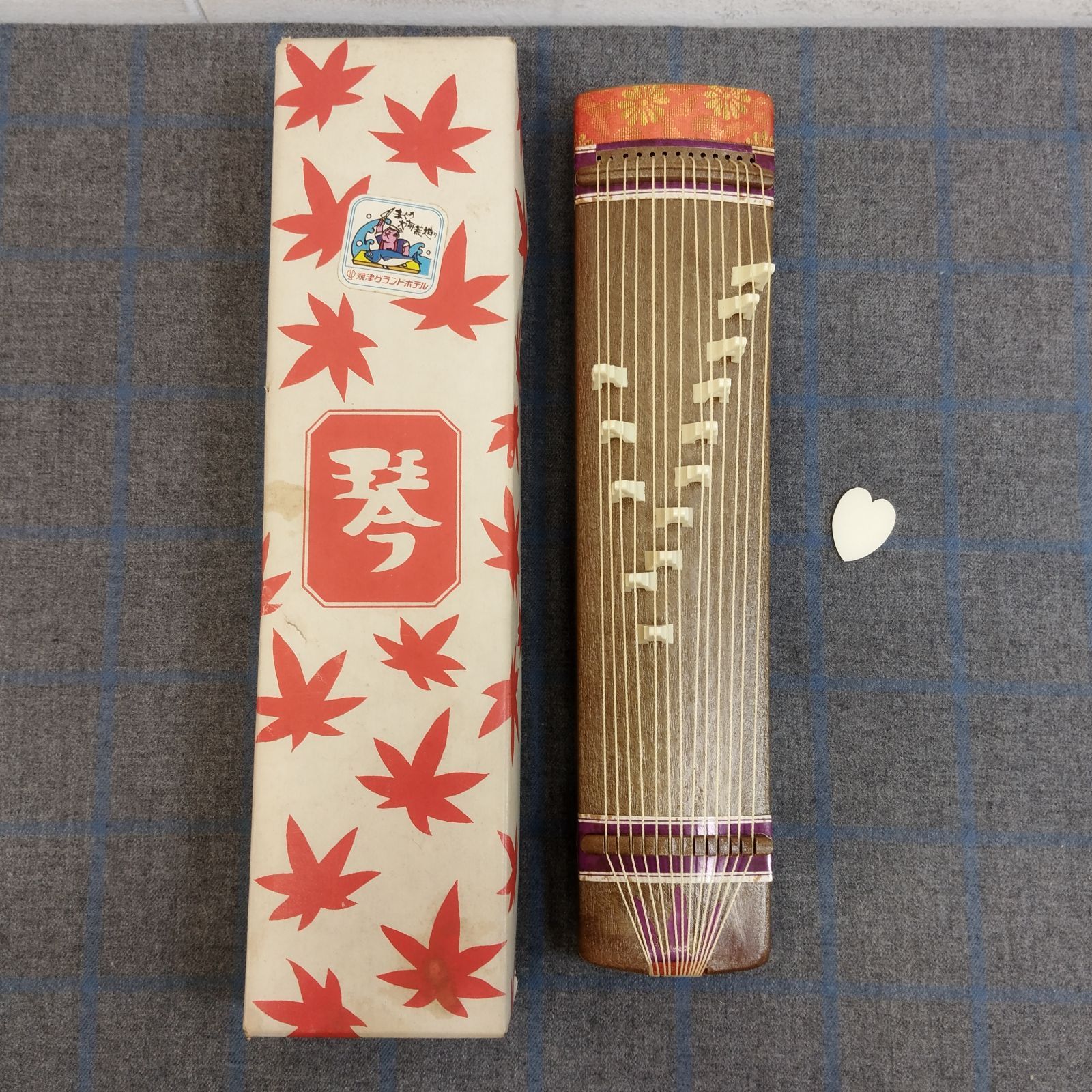 レトロ】琴 ミニサイズ 弦楽器 和楽器 十三弦 ミニチュア L2215 - メルカリ