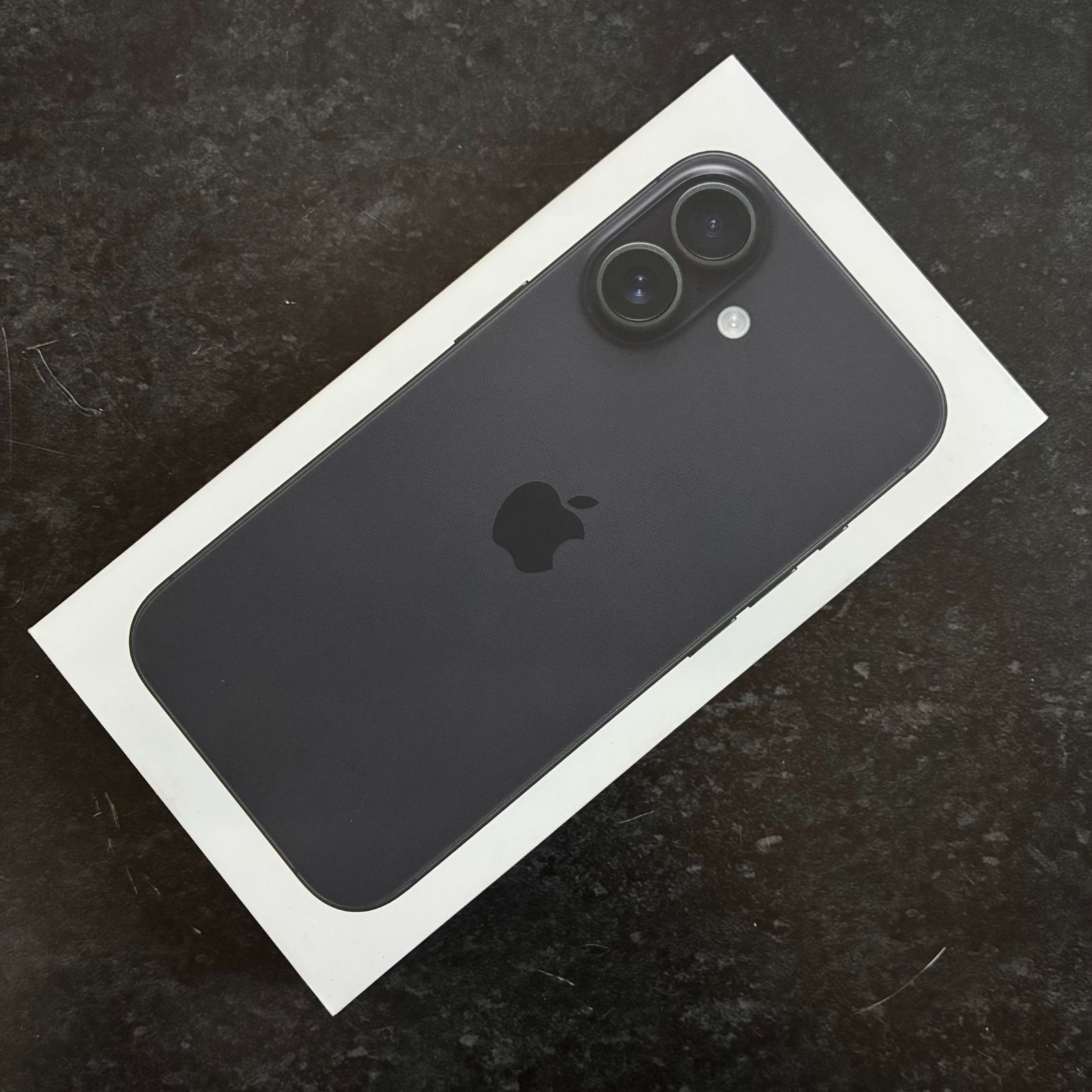 iPhone 16 128GB ブラック SB 美品 充放電0 - メルカリ