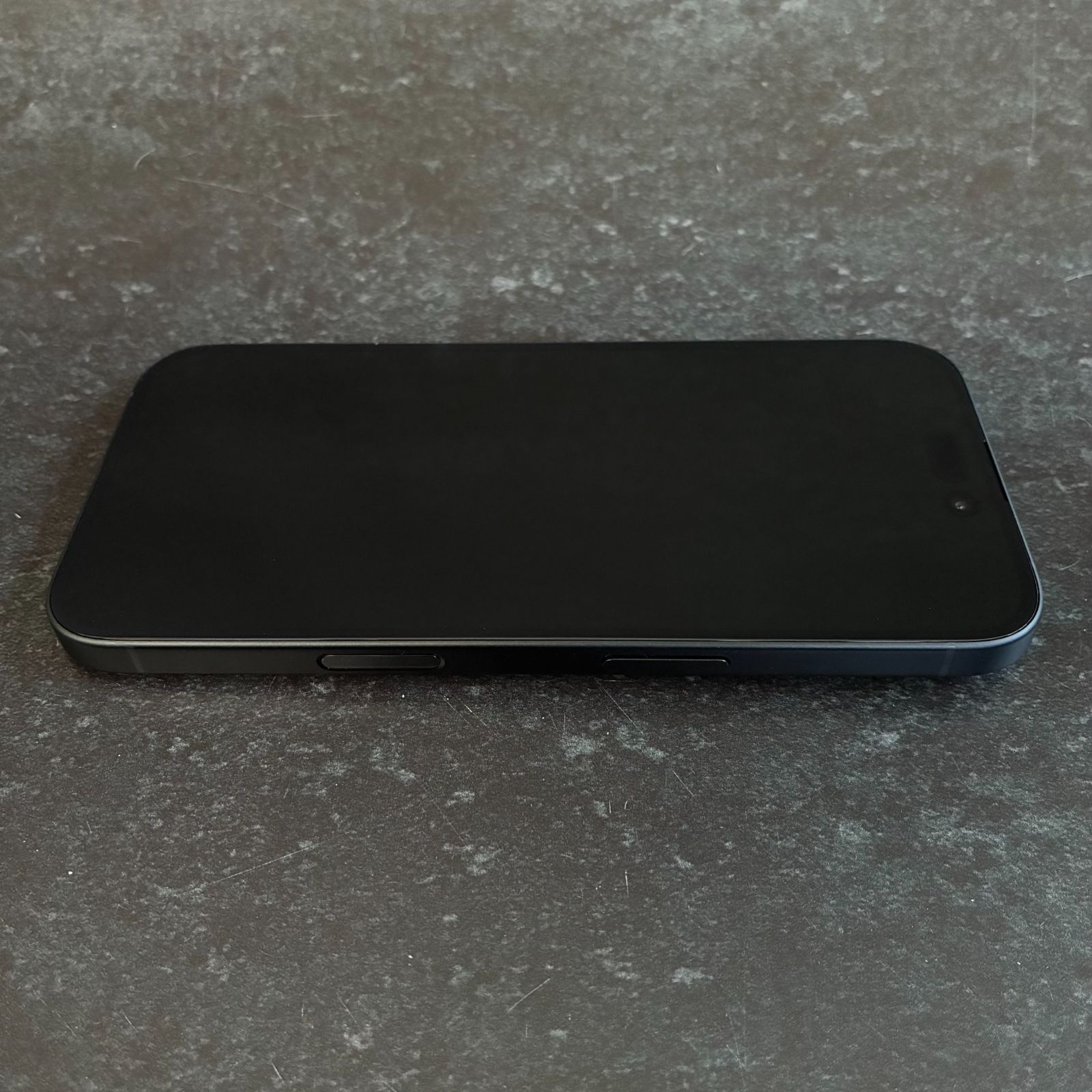 Apple アップル iPhone 16 MYDQ3J/A 128GB ブラック ソフトバンク 美品