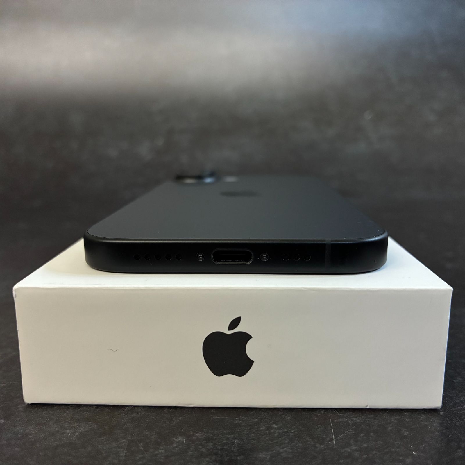 Apple アップル iPhone 16 MYDQ3J/A 128GB ブラック ソフトバンク 美品