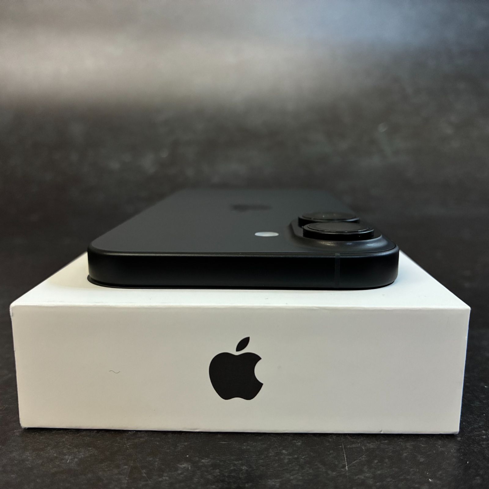 Apple アップル iPhone 16 MYDQ3J/A 128GB ブラック ソフトバンク 美品