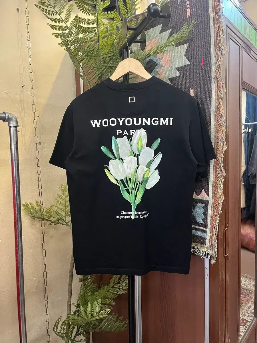 新品 ウーヨンミ フラワー プリンティング ブラック 半袖 Tシャツ ☆人気☆【WOOYOUNGMI】☆Flower Print Back Logo T-Shir.t