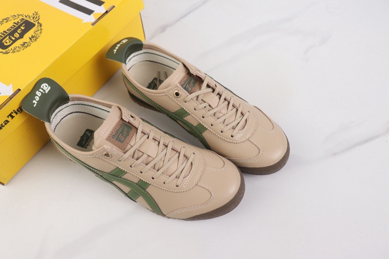 新品未使用Onitsuka Tiger MEXICO 66 ベージュ/グリーン スニーカー