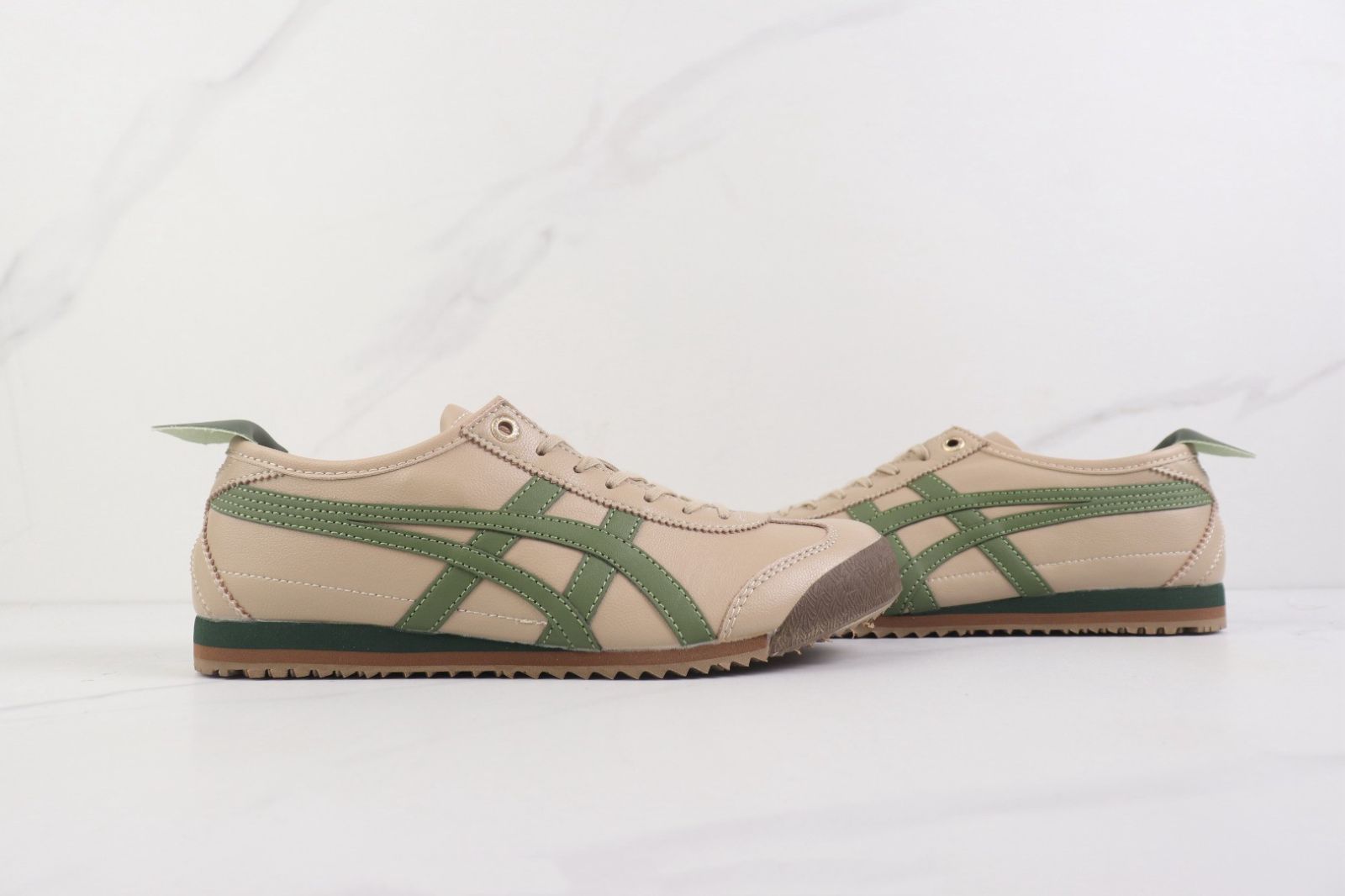 新品未使用Onitsuka Tiger MEXICO 66 ベージュ/グリーン スニーカー