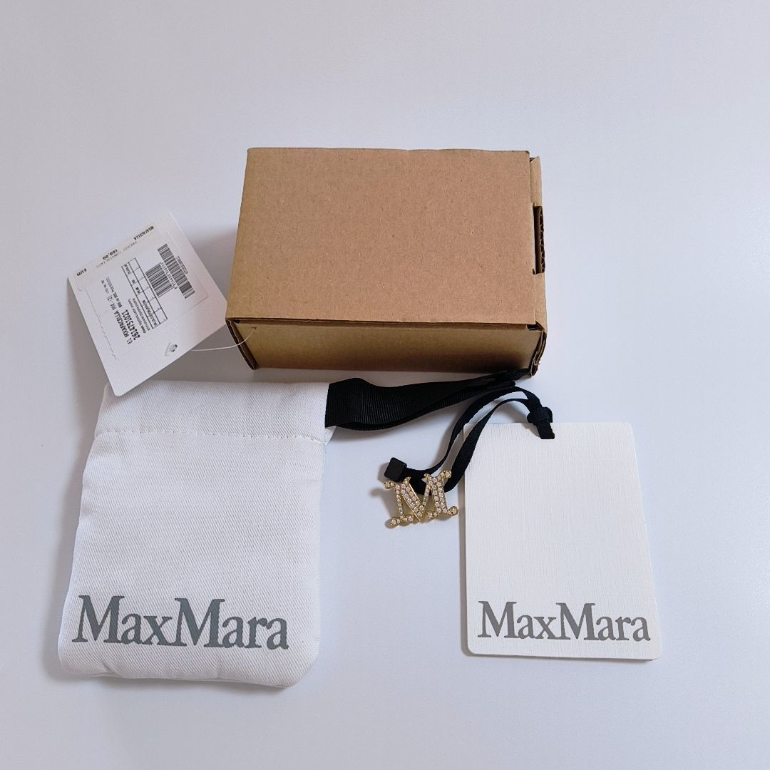新品未使用・ヨーロッパ輸入品】Max Mara クリスタル ロゴ ブローチ