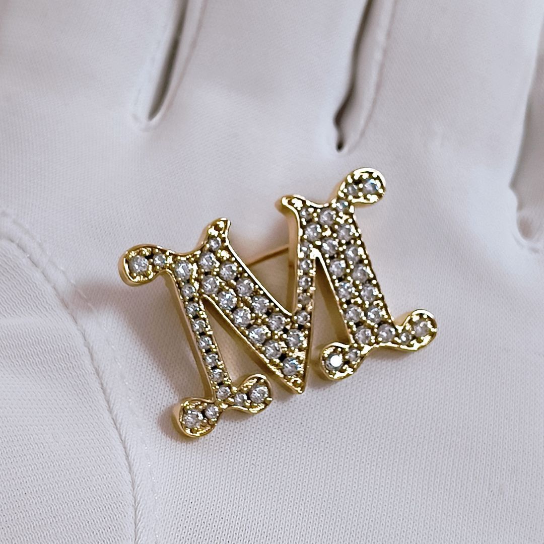 新品未使用・ヨーロッパ輸入品】Max Mara クリスタル ロゴ ブローチ