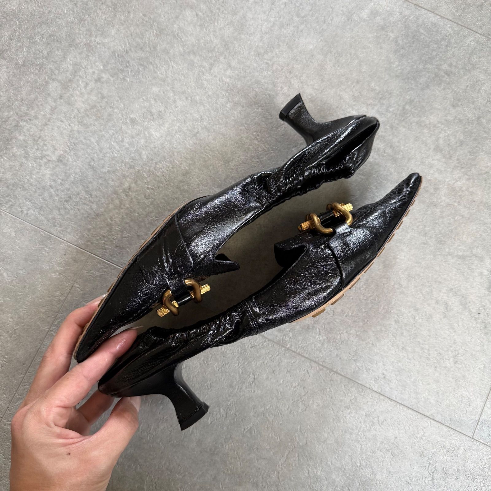 レディース BOTTEGA VENETAボッテガ・ヴェネタ スクエアバックル付