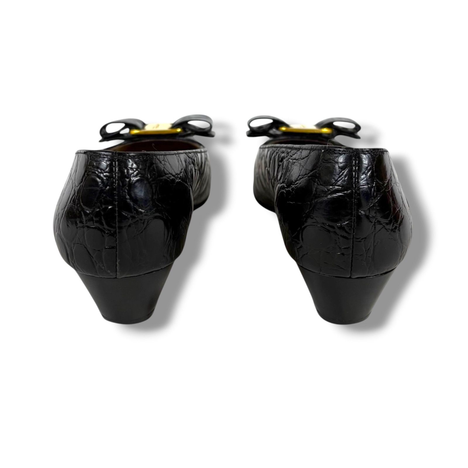 サルヴァトーレフェラガモ Salvatore Ferragamo ヴァラリボン パンプス