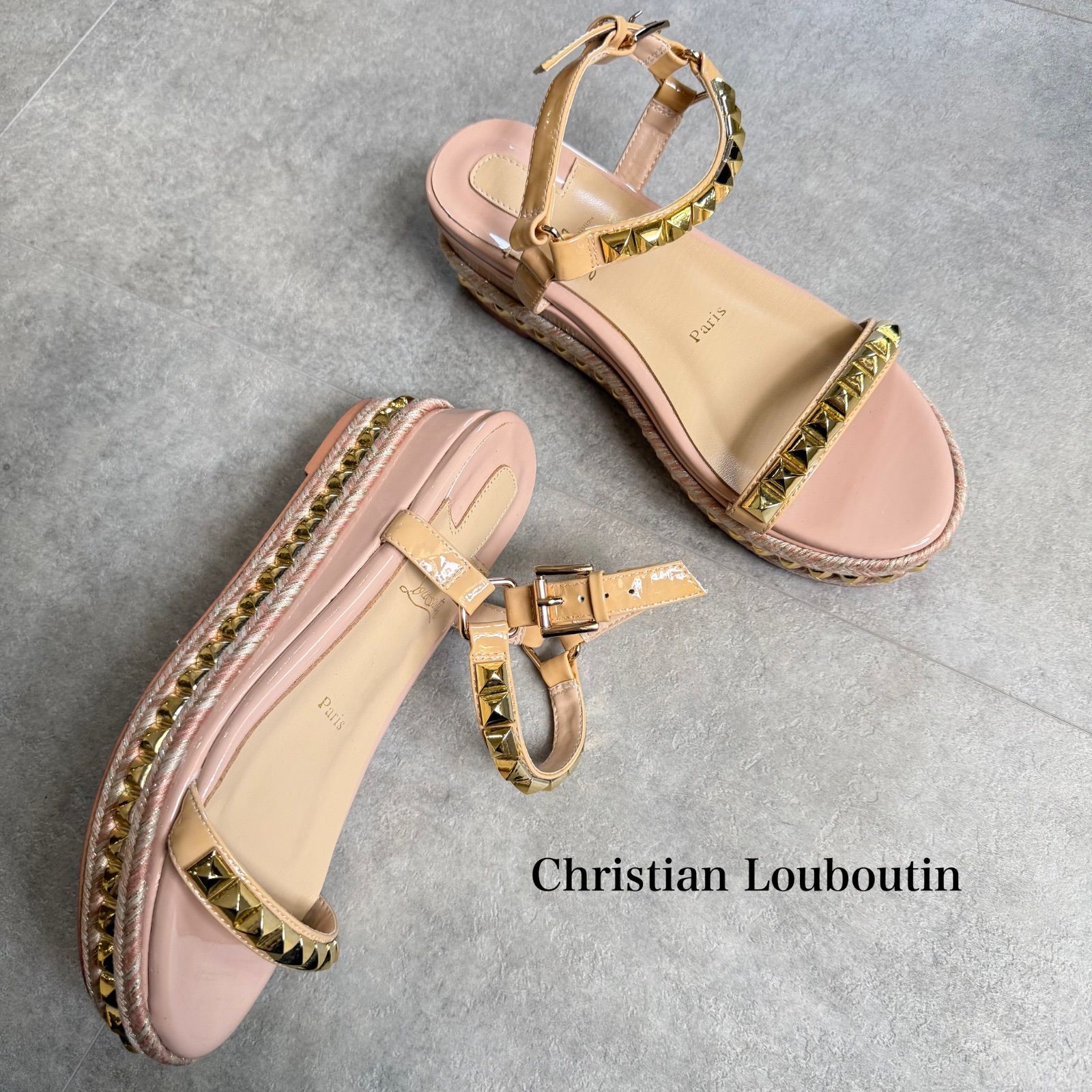 Christian Louboutin クリスチャンルブタン カタクロウ ウェッジソール サンダル スタッズ ストラップサンダル パテントレザー ピンク ゴールド金具 38 レディースシューズ 25cm