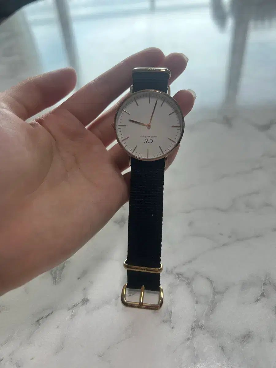Daniel Wellington ダニエルウェリントン 時計 ブラック NATOバンド